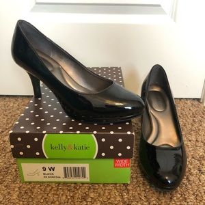 Kelly & Katie Size 9W Black Patent Heels